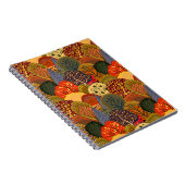 様式化された秋の木、明るい森のパターン。 ノートブック (右側)