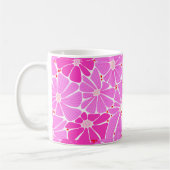 様式化デイジーデジタルパターン – ピンク コーヒーマグカップ (左)