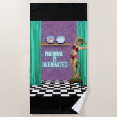 標準は過大評価ファンキーとおもしろい変更アート ビーチタオル (正面)