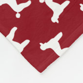 標準プードルはパターン赤のシルエットを描きます フリースブランケット (角)