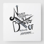 標準引用文を決して下げなやる気を起こさせるい スクエア壁時計 (正面)