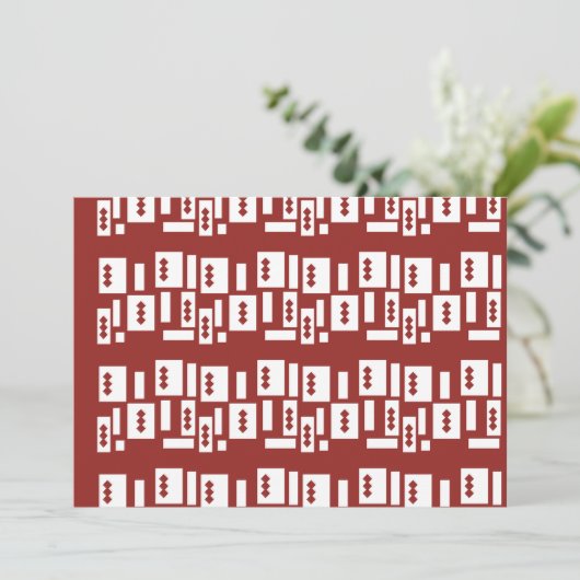 模様の入った赤い敷物が広がっている セーブザデート (スタンド正面)