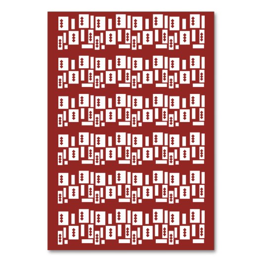 模様の入った赤い敷物が広がっている テーブルナンバー (正面)