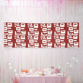 模様の入った赤い敷物が広がっている 横断幕