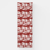 模様の入った赤い敷物が広がっている 横断幕 (縦)