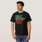 権利だけを気にかける名言 Tシャツ (正面フル)