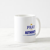 権祈限マグ付き – 王冠と剣 コーヒーマグカップ (正面右)