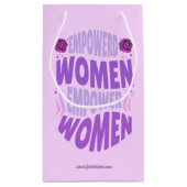 権限を与えられた女性は引用文紫の文字 スモールペーパーバッグ (裏面)