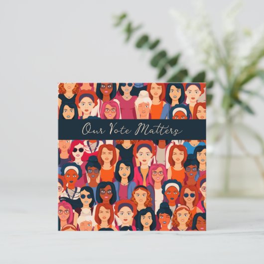 権限を持つ女性がカード空白の内で投票 (スタンド正面)