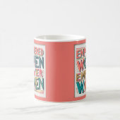 権限を持つ女性が女性のマグカップを強化 コーヒーマグカップ (中央)