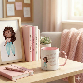 権限を持つ女性が女性のマグカップを強化 マグカップ