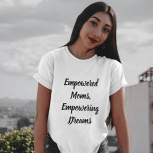 権限を持つMoms Tシャツ