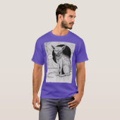 横たわる猫のサーガ モンスターガール Tシャツ (正面フル)