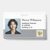 横向きの社員写真付きロゴ バッジ (Front)