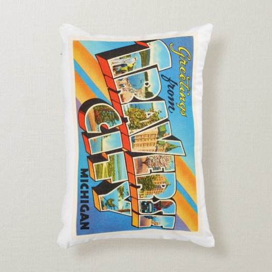 横都市ミシガン州MIのヴィンテージ旅行記念品 アクセントクッション (正面(垂直))