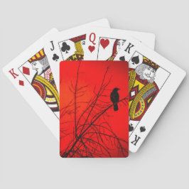 樹木赤い冬の写真のドラマチックなカラスの鳥 トランプ