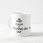 樹液に焦点を合わせることによって平静を保って下さい コーヒーマグカップ (正面左)