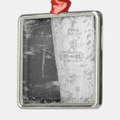 樺の木のトランクB&Wで切り分けること メタルオーナメント (左)