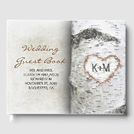 樺の木の木と彫られたハートの結婚数 ゲストブック