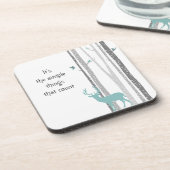 樺の木の木に鹿のシンプルが数えられる コースター (左側)