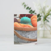 樺の木の樹皮かご内の糸 ポストカード (スタンド正面)