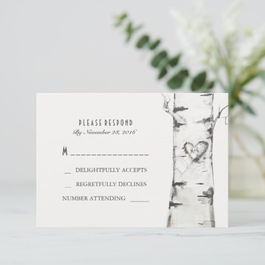 樺の木ウッドハート素朴ウェディングRSVPカード 出欠カード (スタンド正面)