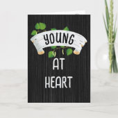 樺の木バナーとアイビー誕生日ユーモア カード (正面)