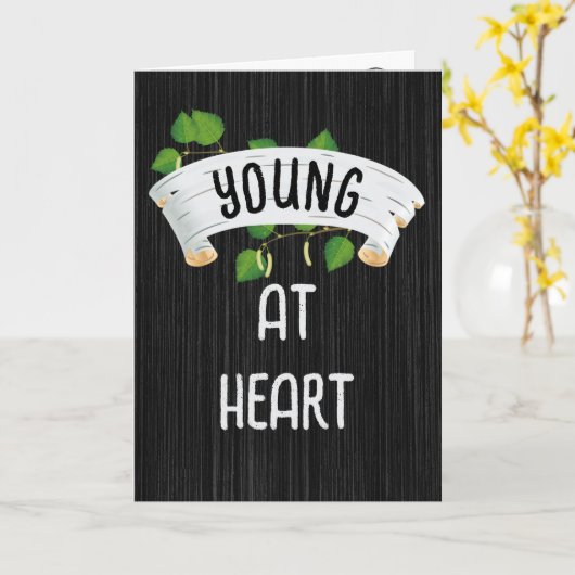 樺の木バナーとアイビー誕生日ユーモア カード (黄色い花)