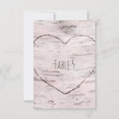 樺の木 & ハート型彫刻の素朴なテーブルナンバー 招待状 (裏面)