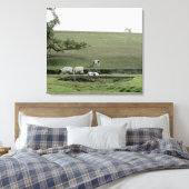 橋の上を歩く牛の写真ウォールアート キャンバスプリント (インサイチュ (寝室))