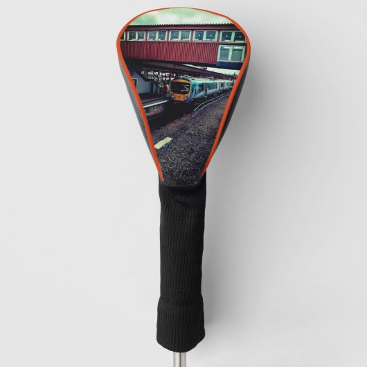 橋の下を列車で走る ゴルフヘッドカバー (正面)