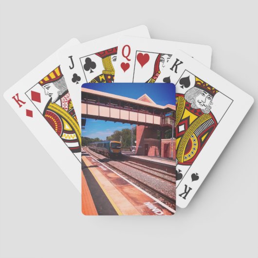 橋の下を列車で走る トランプ (裏面)