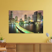 橋は水路を通ってマイアミのダウンタウンに通じる キャンバスプリント (インサイチュ (リビング))