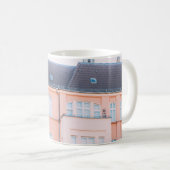 橙白コンクリート建物 コーヒーマグカップ (正面右)