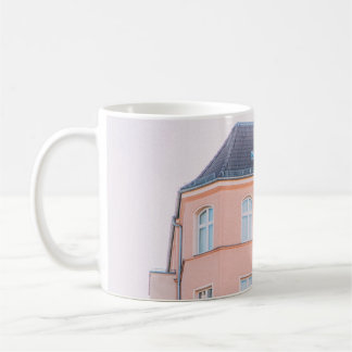 橙白コンクリート建物 コーヒーマグカップ