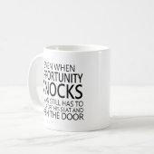 機会が訪れても人は未だ有る コーヒーマグカップ (正面左)