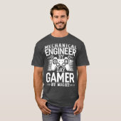 機械エンジニアの日とゲーマーの夜 面白い Tシャツ (正面フル)
