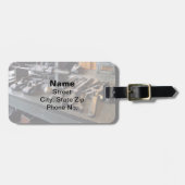 機械工場のレンチと油缶 ラゲッジタグ (正面横)