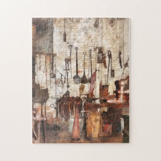 機械工場の手工具 ジグソーパズル (縦)