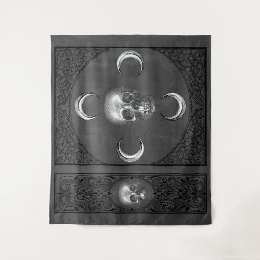 機知に富む |ダークグレーのスカルと月 タペストリー (正面)