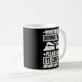 機関車運転士遠くに移動 コーヒーマグカップ (正面右)