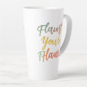 欠点を誇示する カフェラテマグ (右アングル)