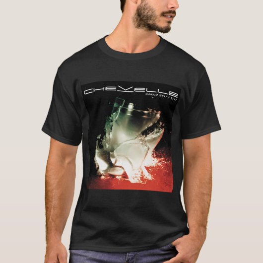 次に何が起こるのかと驚くChevelle Tシャツ (正面)