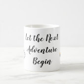 次の冒険を始めよう – Bunny Hero コーヒーマグカップ (中央)