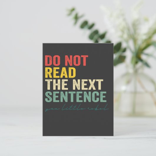 次の文章を読まないで 面白い ヴィンテージ レトロ ポストカード (スタンド正面)