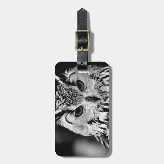 欧亜のワシフクロウのポートレートの上で閉めて下さい ラゲッジタグ (正面縦)