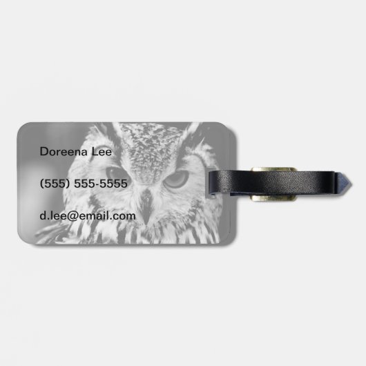 欧亜のワシフクロウのポートレートの上で閉めて下さい ラゲッジタグ (裏面横)
