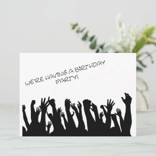 歓声に満ちた群衆による誕生日パーティーの招待 招待状 (スタンド正面)