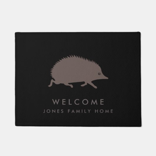 歓迎されたハリネズミのカスタムな姓 ドアマット (正面)