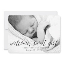 歓迎された甘い女の子|の写真の誕生の発表